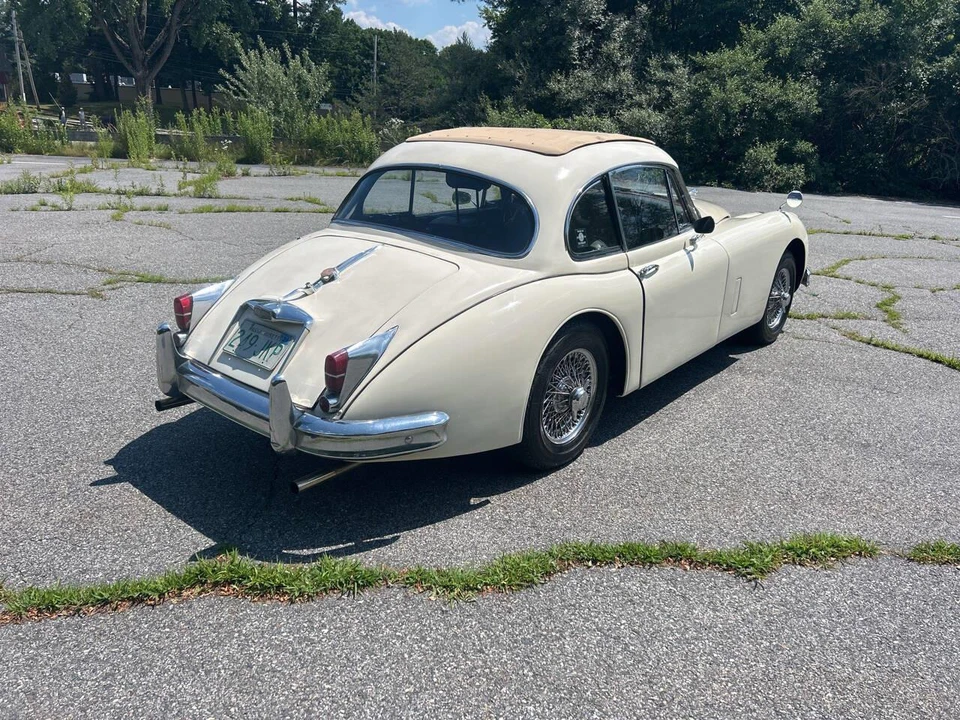 1961 Jaguar E-Type Series 1 - Image 9 of 31
