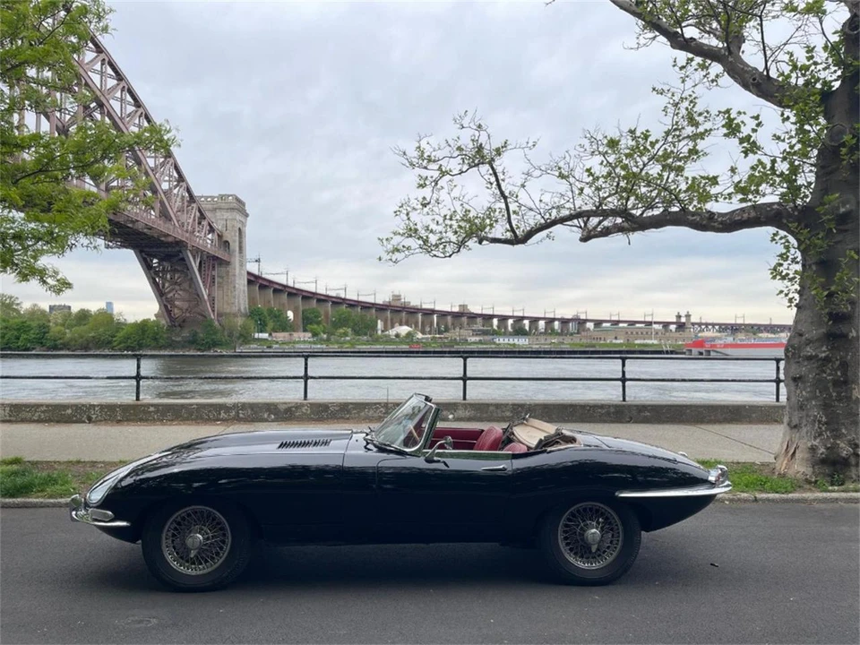 1961 Jaguar E-Type Series 1 - Image 4 of 8