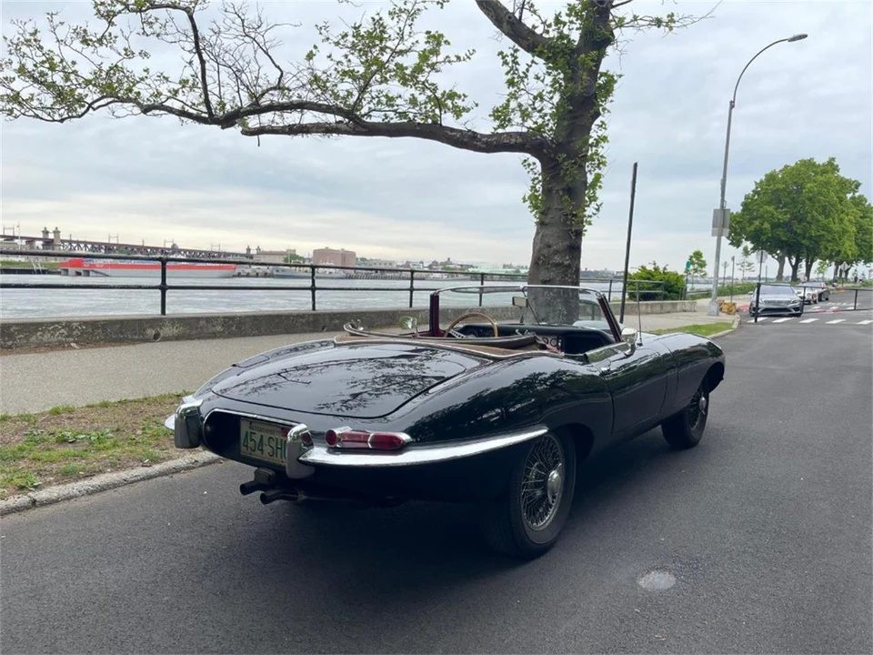 1961 Jaguar E-Type Series 1 - Image 5 of 8