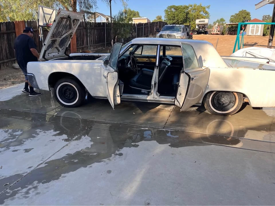 1961 Lincoln Continental - Image 9 of 9