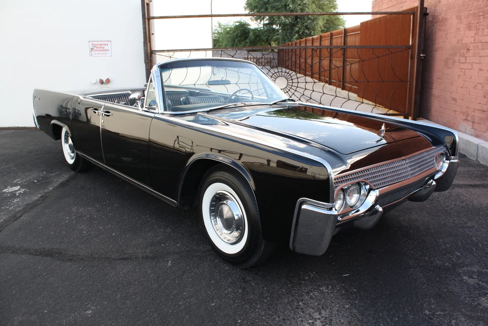 1961 Lincoln Continental 4th Gen - Image 2 of 5