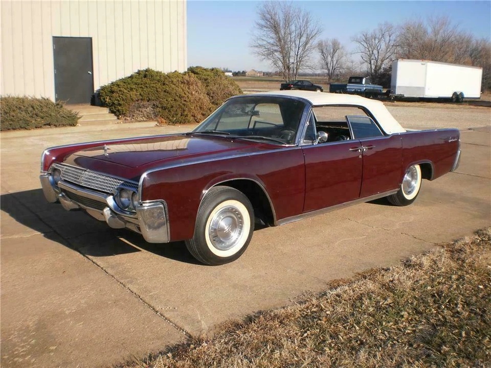 1961 Lincoln Continental 4th Gen - Image 2 of 4