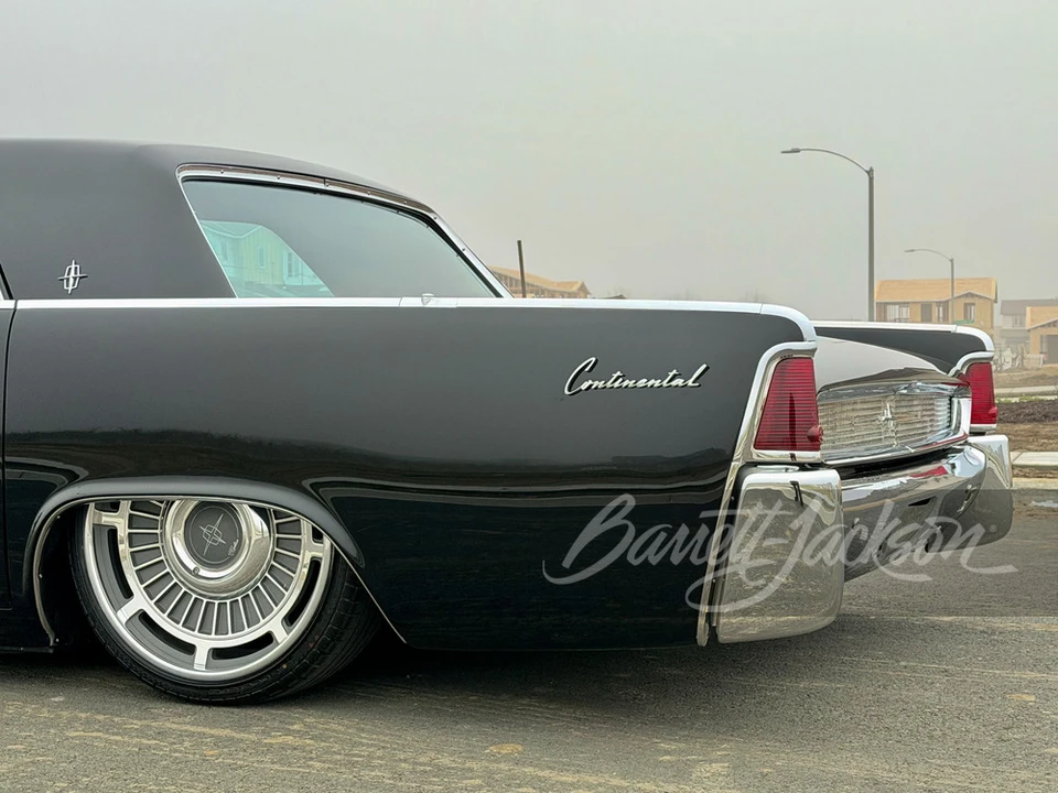 1961 Lincoln Continental 4th Gen - Image 11 of 16
