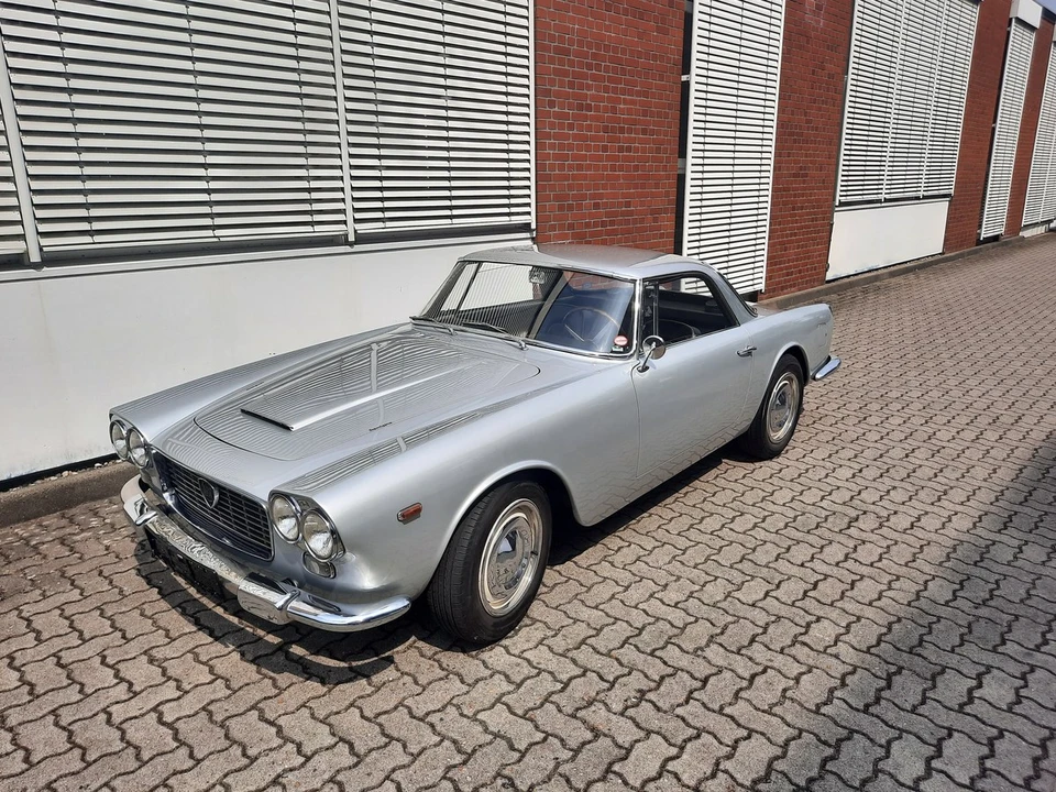 1961 Lancia Flaminia - Image 2 of 30