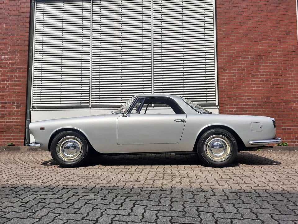 1961 Lancia Flaminia - Image 4 of 30