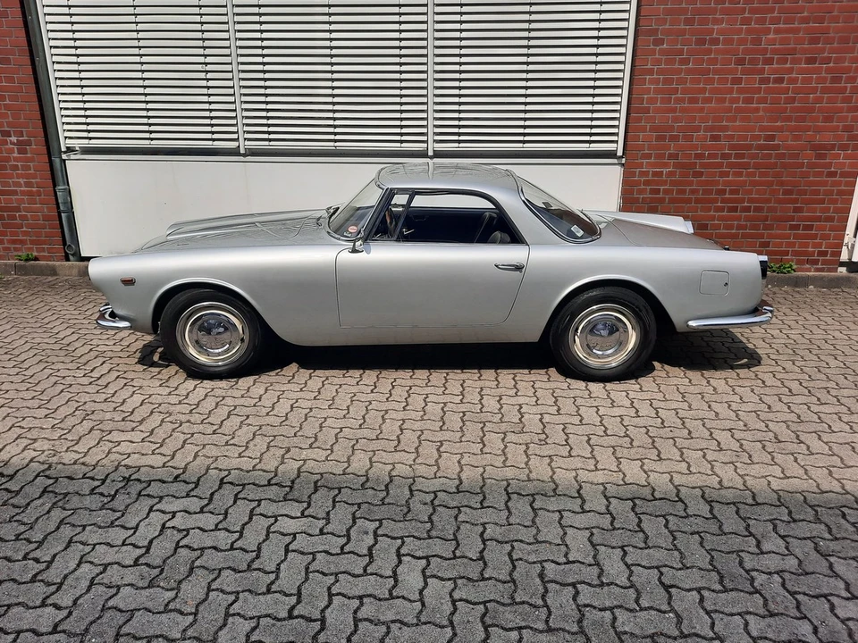 1961 Lancia Flaminia - Image 6 of 30