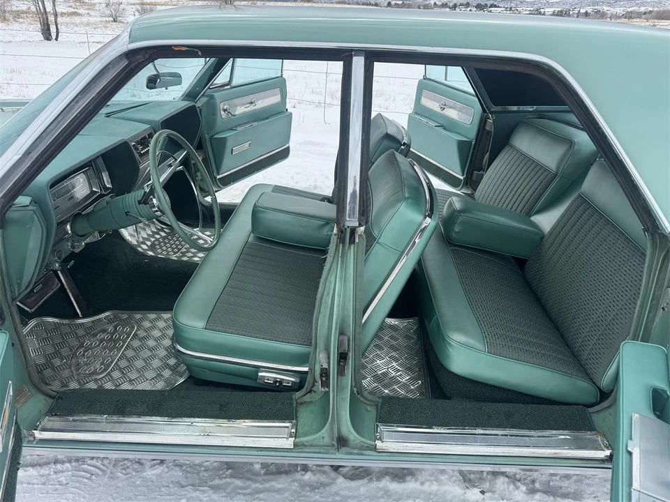 1961 Lincoln Continental 4th Gen - Image 12 of 14