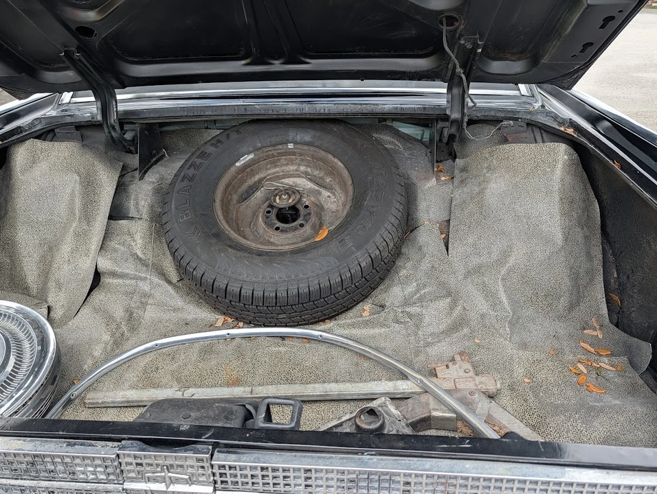 1961 Lincoln Continental 4th Gen - Image 20 of 21
