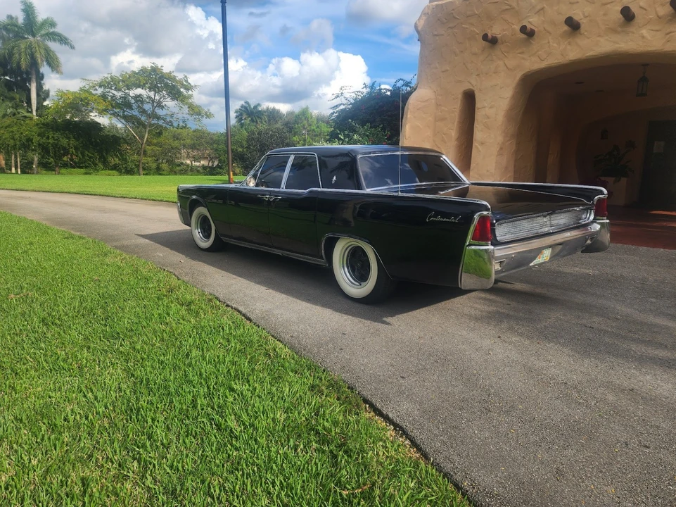 1961 Lincoln Continental 4th Gen - Image 4 of 21