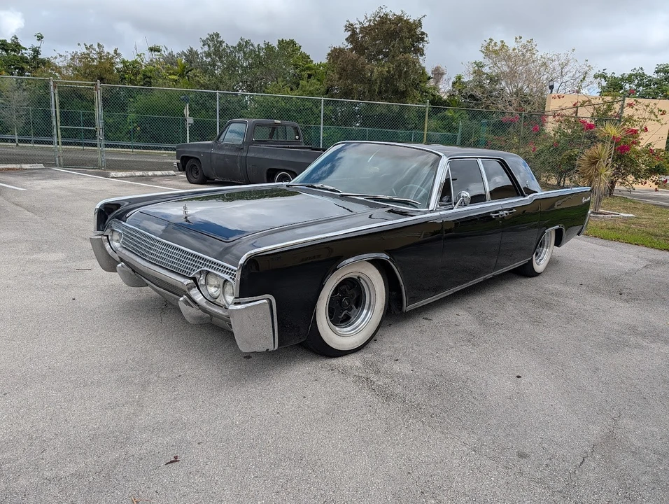 1961 Lincoln Continental 4th Gen - Image 2 of 21