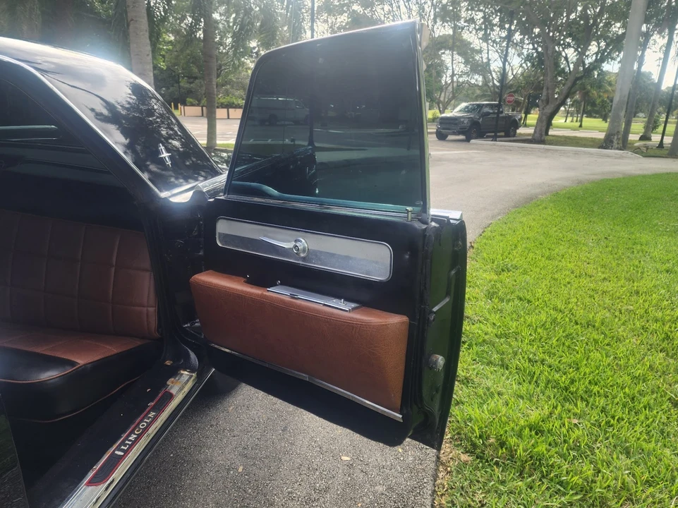 1961 Lincoln Continental 4th Gen - Image 11 of 21