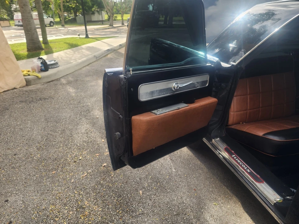 1961 Lincoln Continental 4th Gen - Image 17 of 21