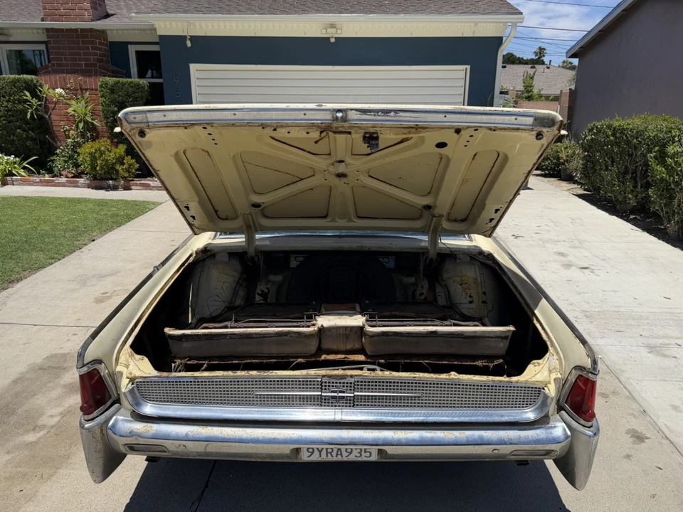 1961 Lincoln Continental 4th Gen - Image 24 of 25
