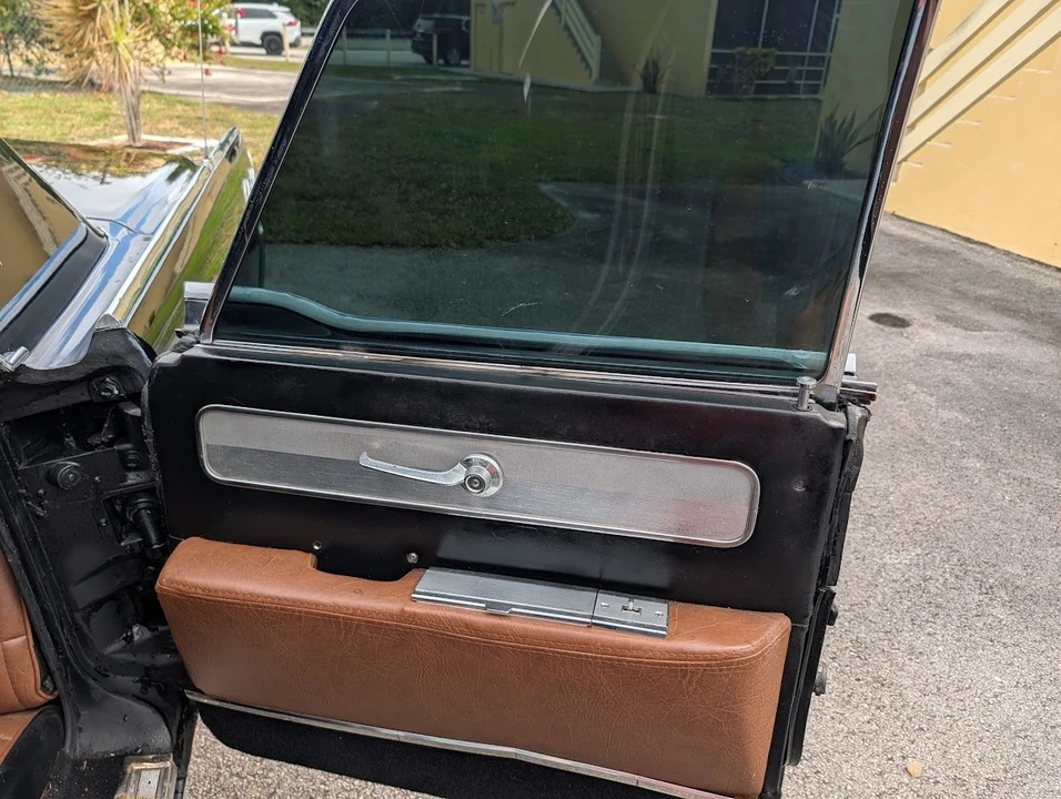 1961 Lincoln Continental 4th Gen - Image 12 of 21