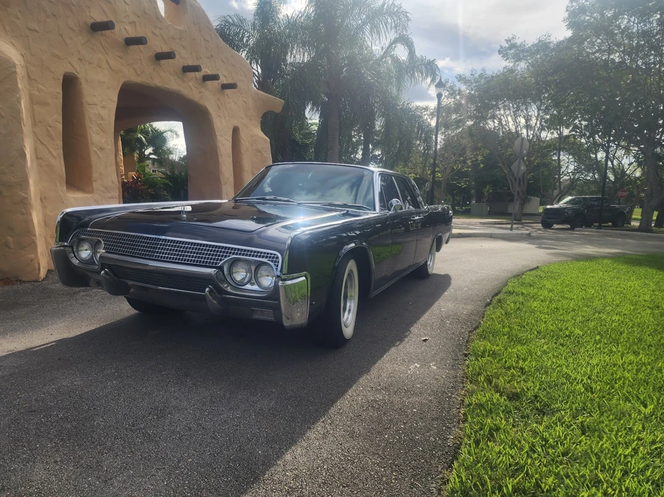1961 Lincoln Continental 4th Gen - Image 2 of 21