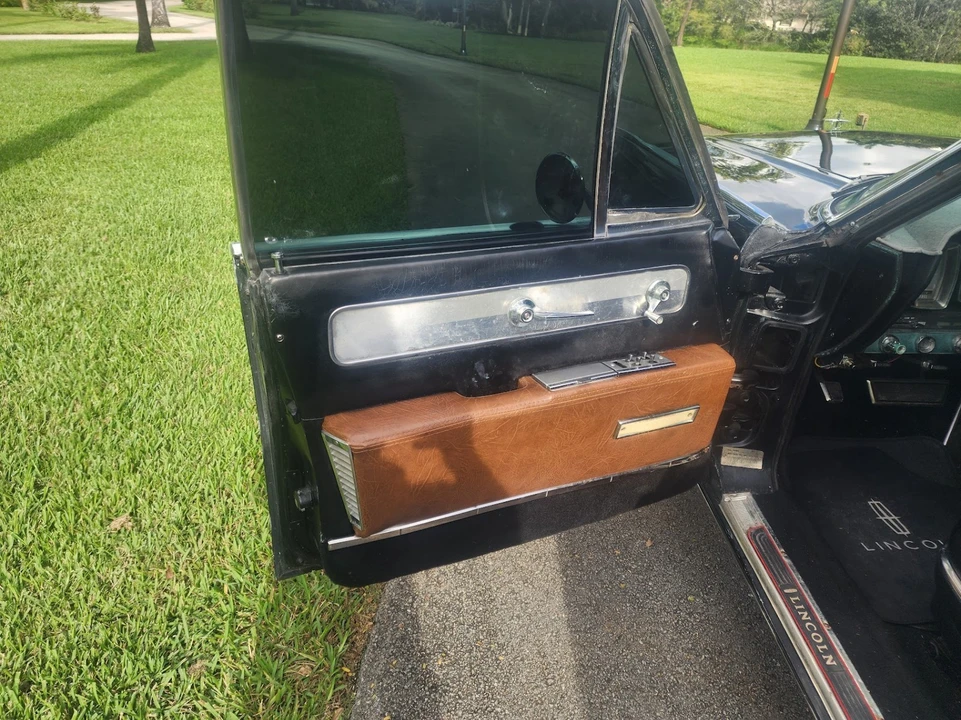 1961 Lincoln Continental 4th Gen - Image 9 of 21
