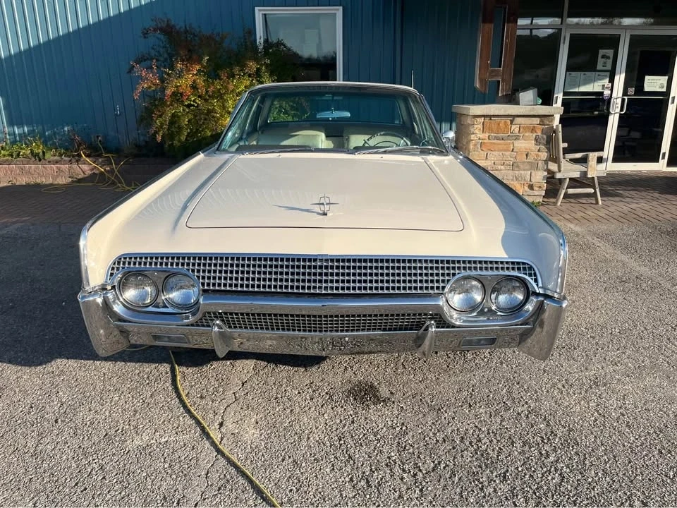 1961 Lincoln Continental 4th Gen - Image 2 of 4