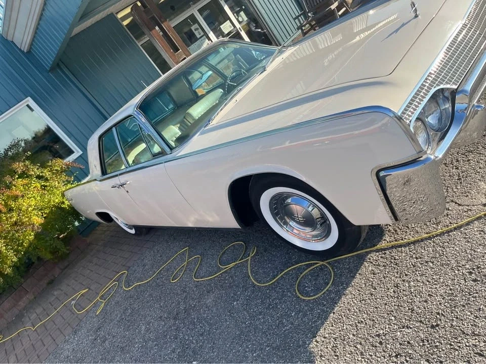 1961 Lincoln Continental 4th Gen - Image 3 of 4