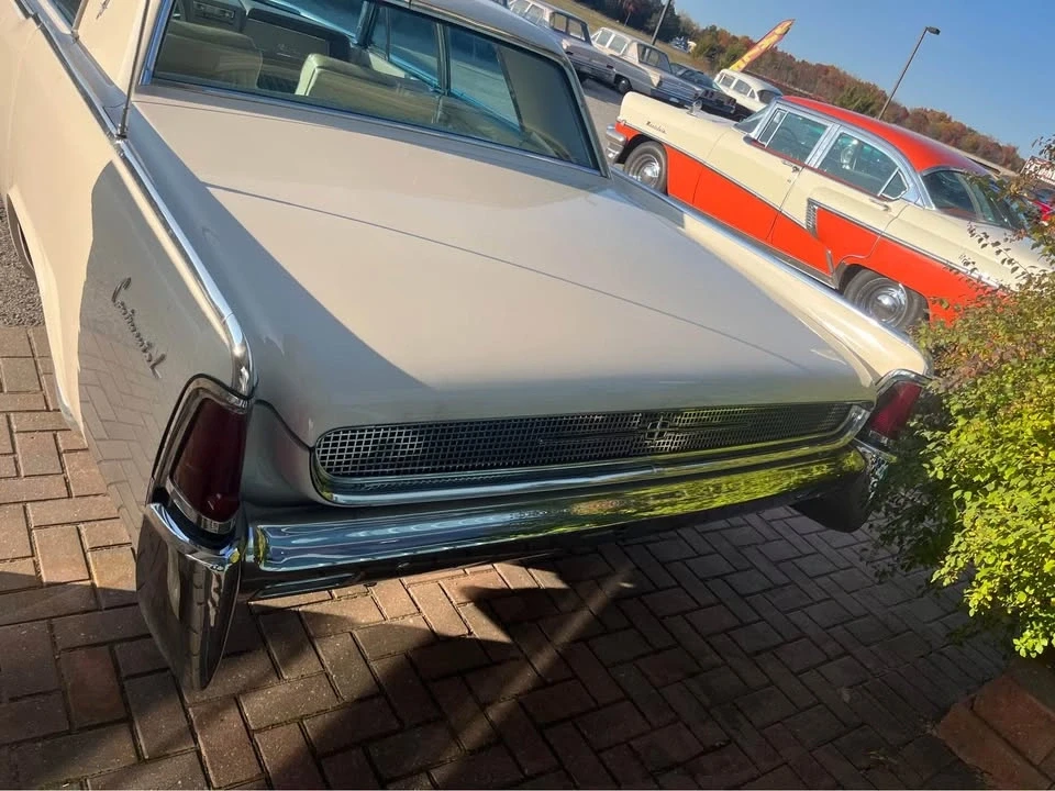 1961 Lincoln Continental 4th Gen - Image 4 of 4