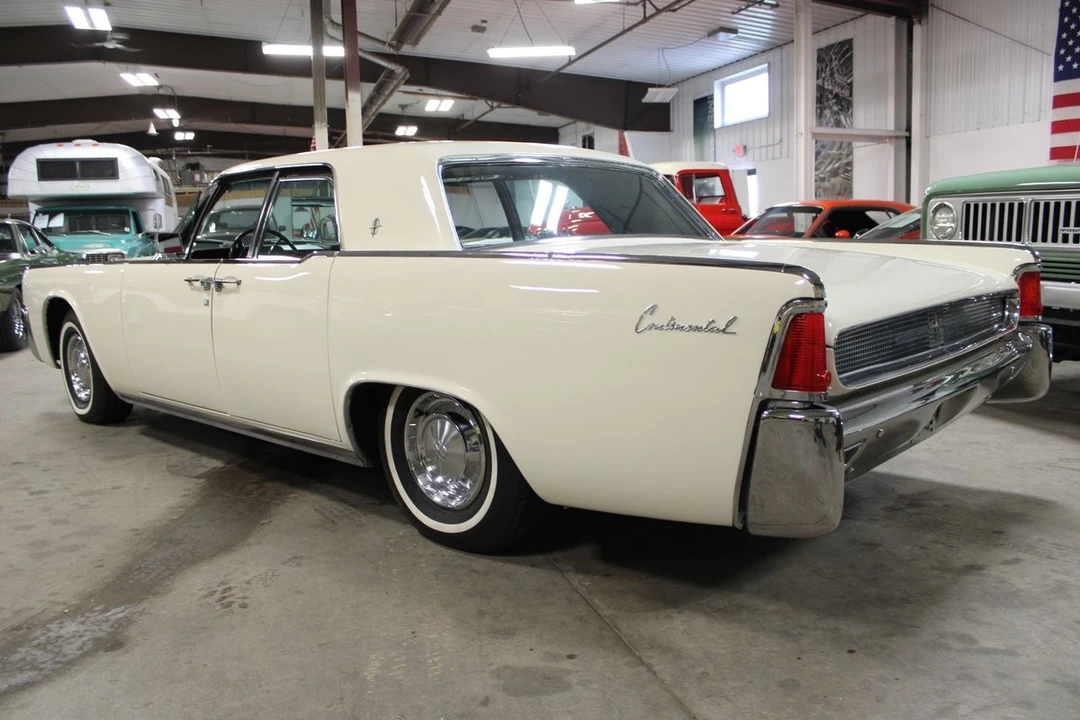 1961 Lincoln Continental 4th Gen - Image 4 of 21