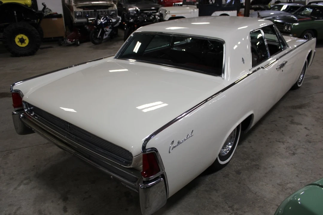 1961 Lincoln Continental 4th Gen - Image 20 of 21
