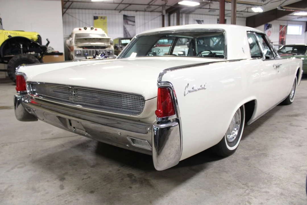 1961 Lincoln Continental 4th Gen - Image 6 of 12