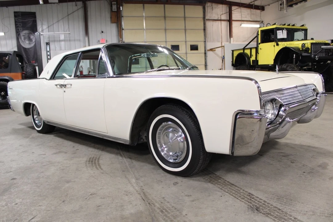 1961 Lincoln Continental 4th Gen - Image 8 of 12