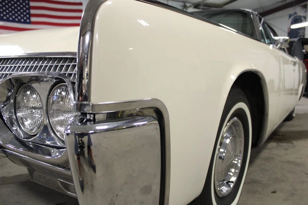 1961 Lincoln Continental 4th Gen - Image 11 of 12