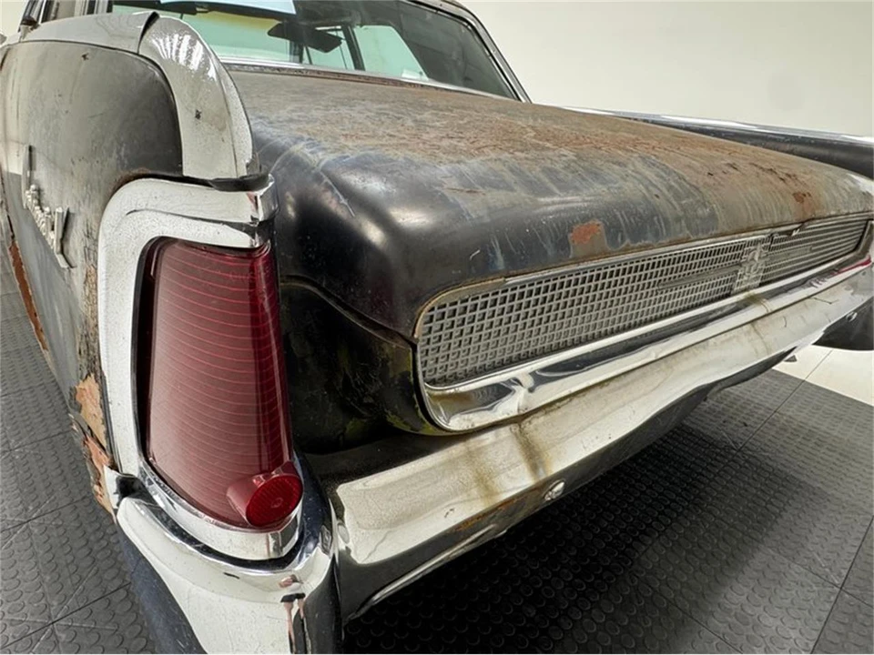 1961 Lincoln Continental 4th Gen - Image 21 of 31