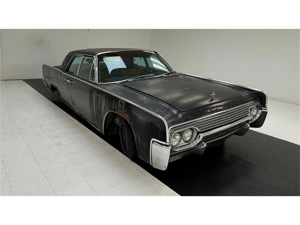 1961 Lincoln Continental 4th Gen - Image 7 of 31