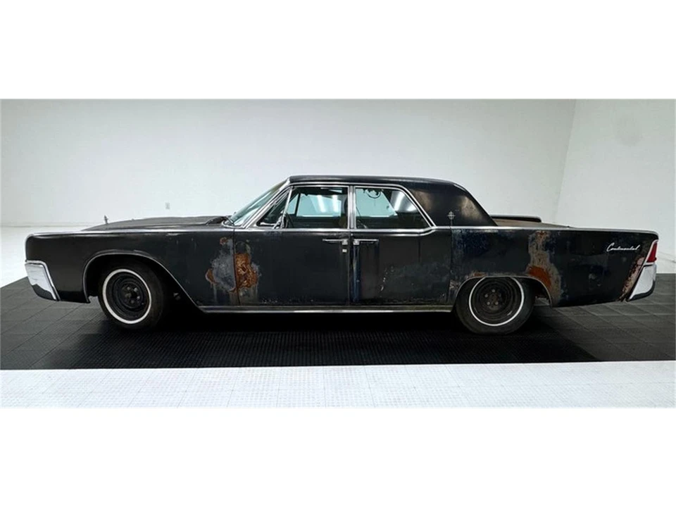 1961 Lincoln Continental 4th Gen - Image 2 of 31