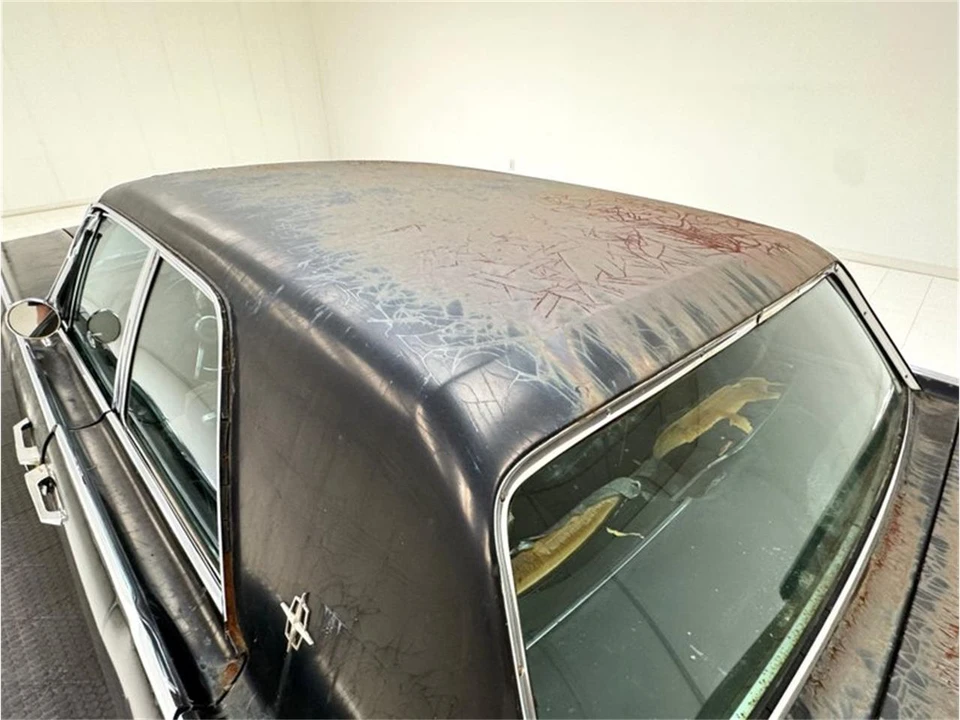 1961 Lincoln Continental 4th Gen - Image 18 of 31