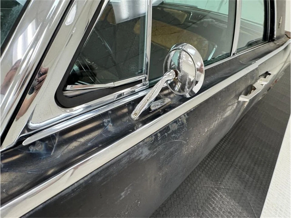 1961 Lincoln Continental 4th Gen - Image 15 of 31