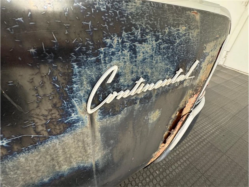 1961 Lincoln Continental 4th Gen - Image 20 of 31