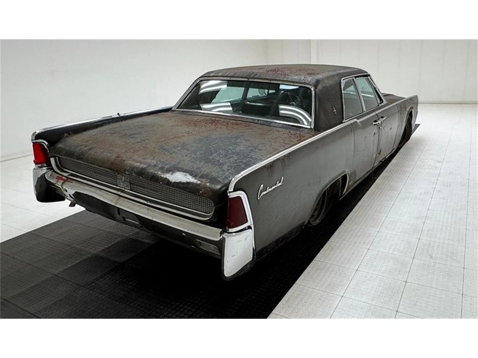 1961 Lincoln Continental 4th Gen - Image 5 of 31