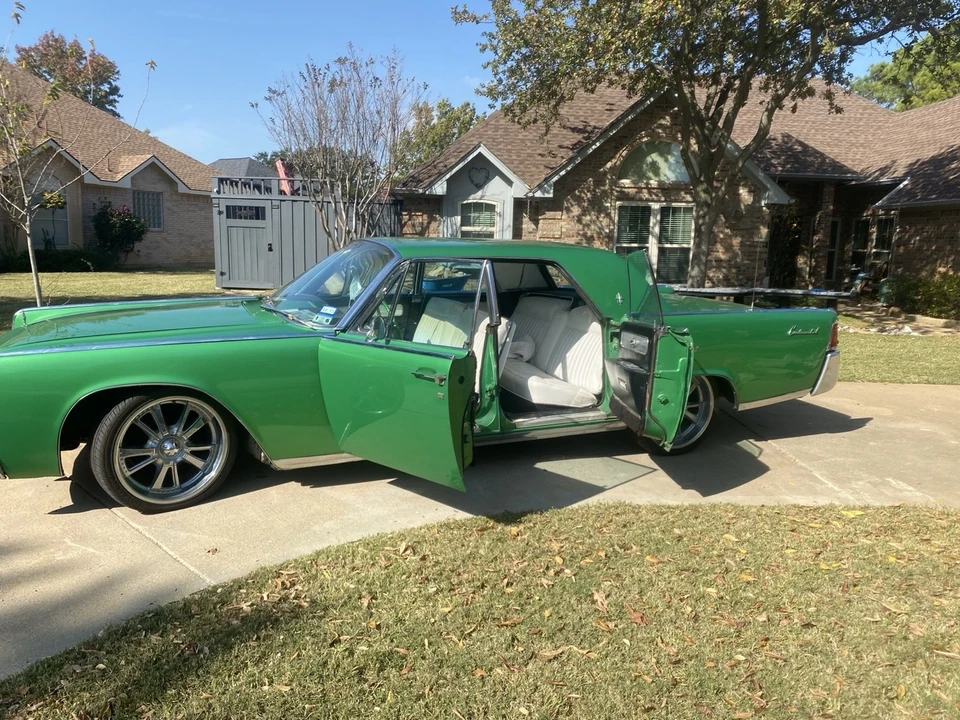 1961 Lincoln Continental 4th Gen - Image 2 of 15
