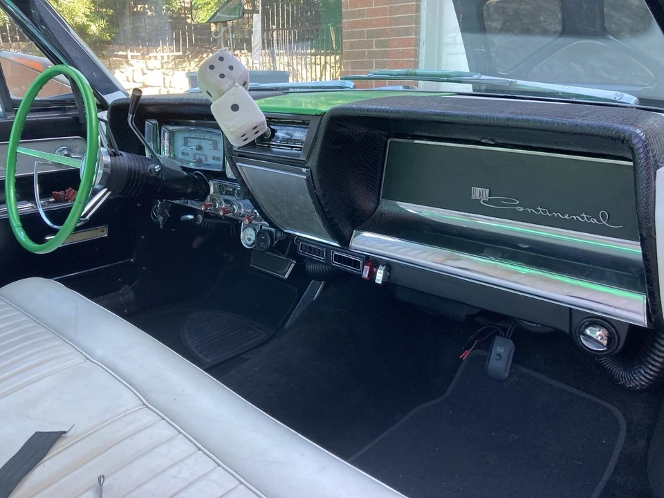 1961 Lincoln Continental 4th Gen - Image 10 of 15