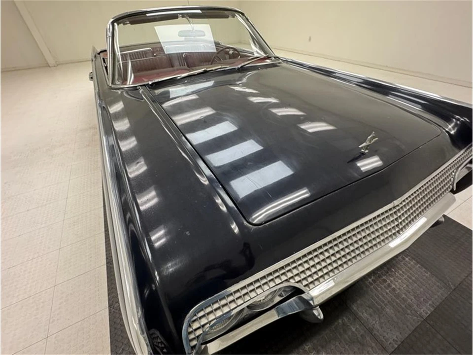 1961 Lincoln Continental 4th Gen - Image 21 of 31