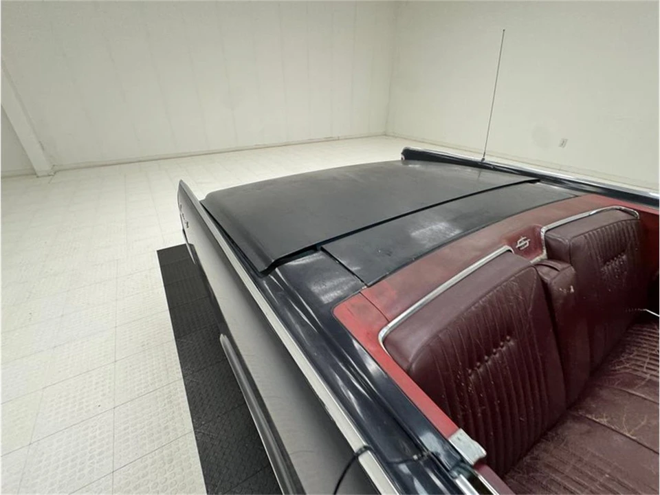 1961 Lincoln Continental 4th Gen - Image 29 of 31