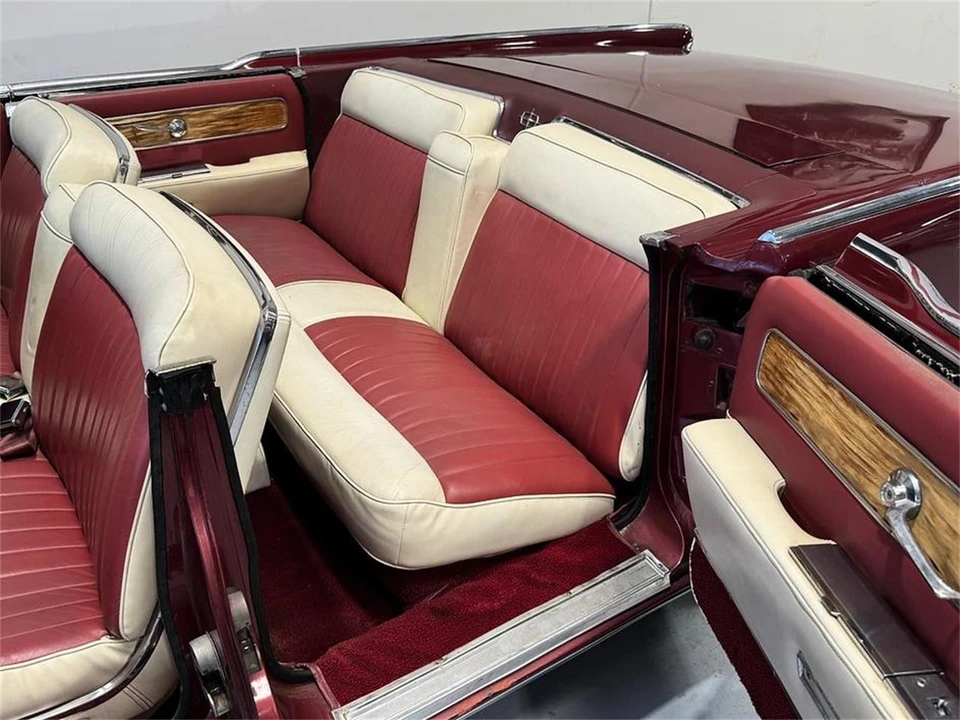 1961 Lincoln Continental 4th Gen - Image 10 of 31