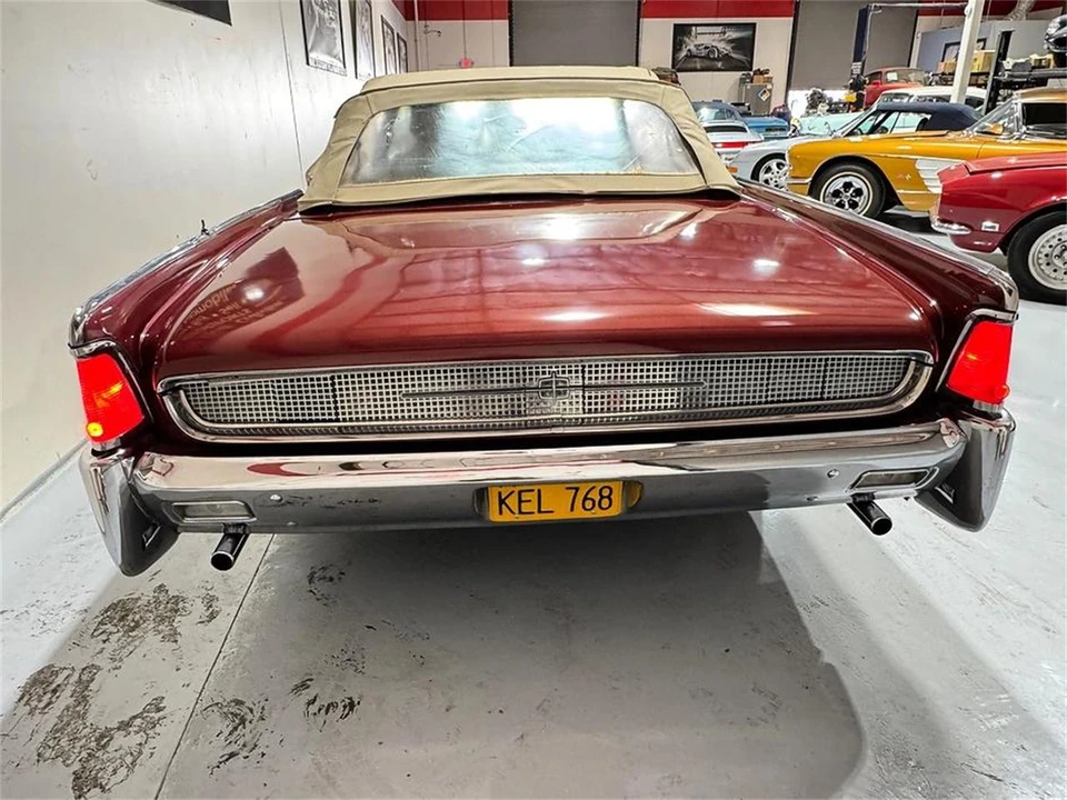1961 Lincoln Continental 4th Gen - Image 9 of 31