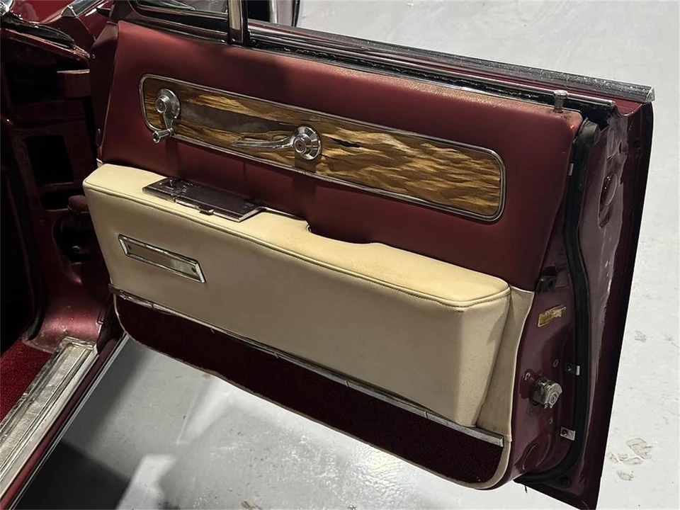 1961 Lincoln Continental 4th Gen - Image 21 of 31