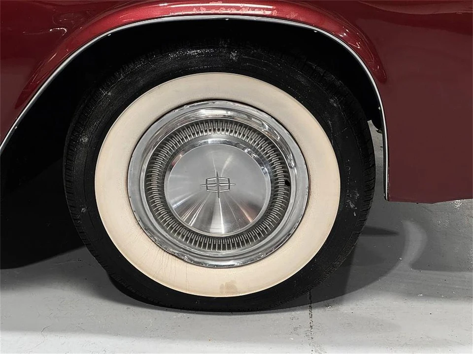 1961 Lincoln Continental 4th Gen - Image 27 of 31