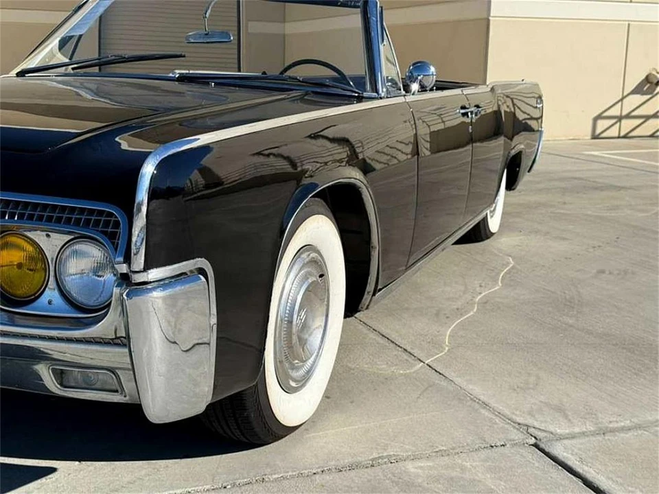 1961 Lincoln Continental 4th Gen - Image 22 of 26