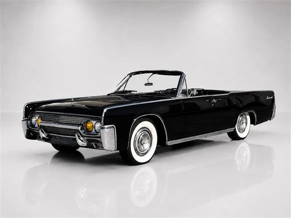 1961 Lincoln Continental 4th Gen - Image 2 of 26