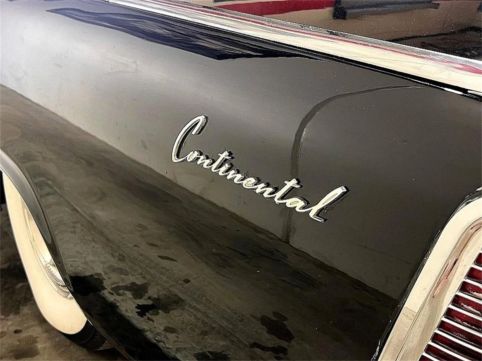 1961 Lincoln Continental 4th Gen - Image 21 of 26