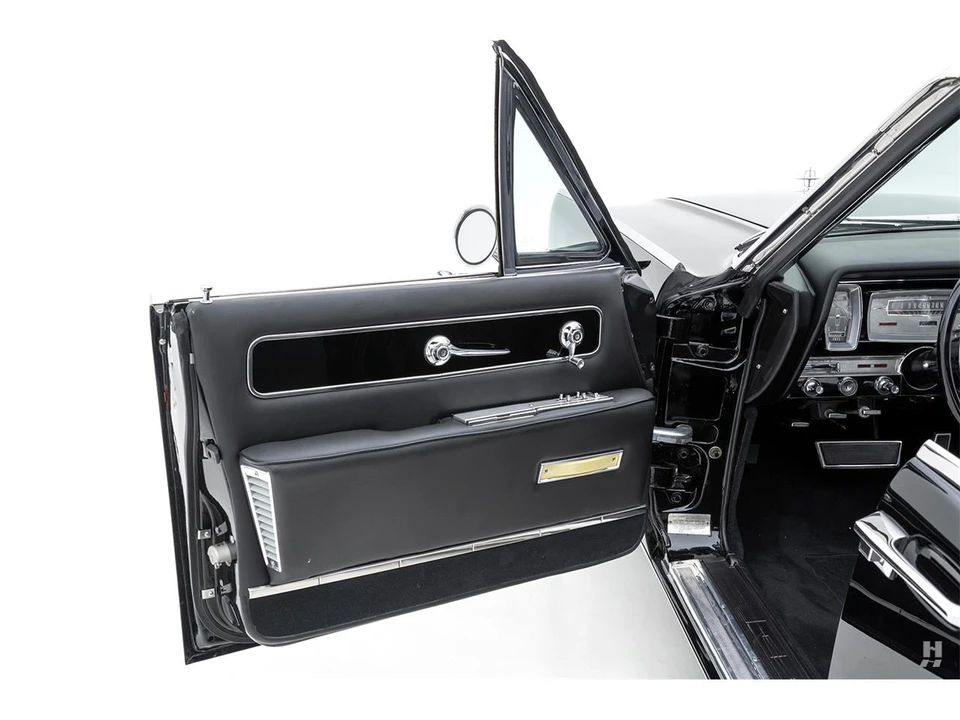1961 Lincoln Continental 4th Gen - Image 16 of 31
