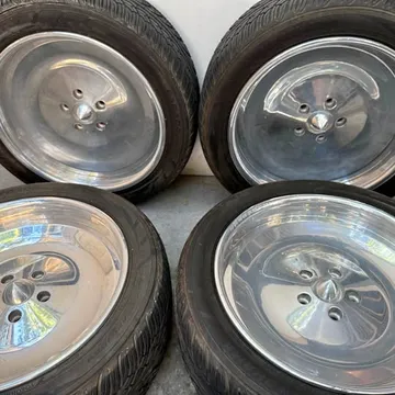 1961 Lincoln Continental Wheels & Tires