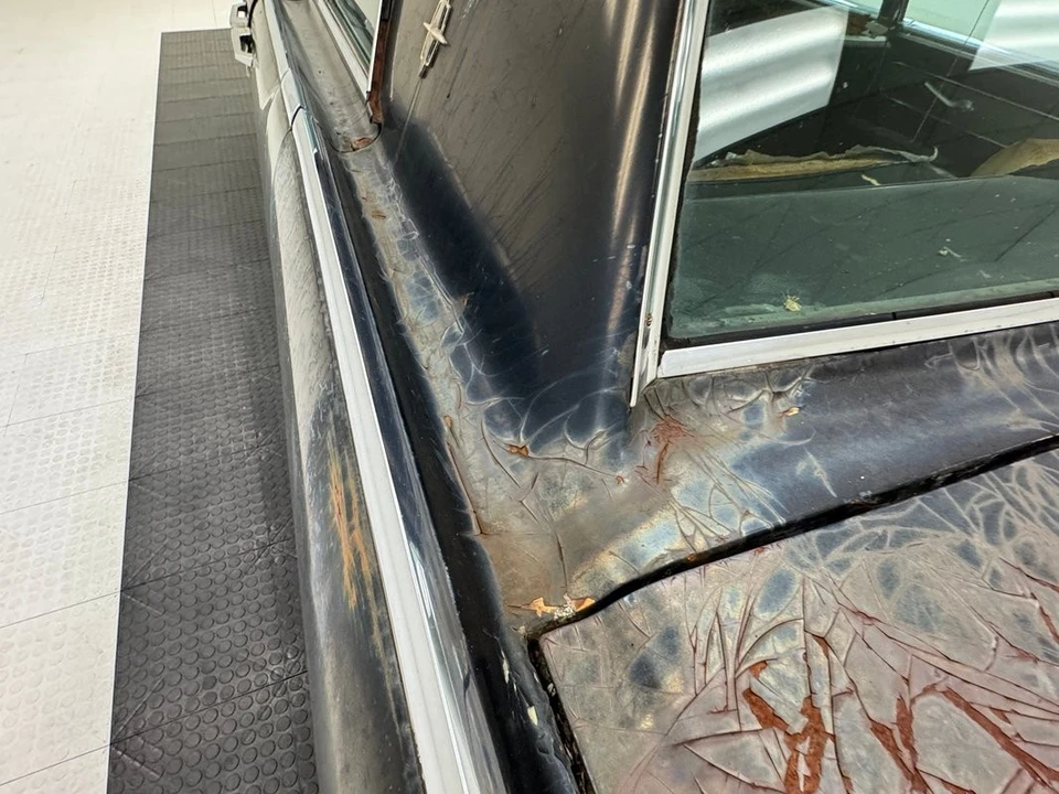 1961 Lincoln Continental 4th Gen - Image 19 of 31
