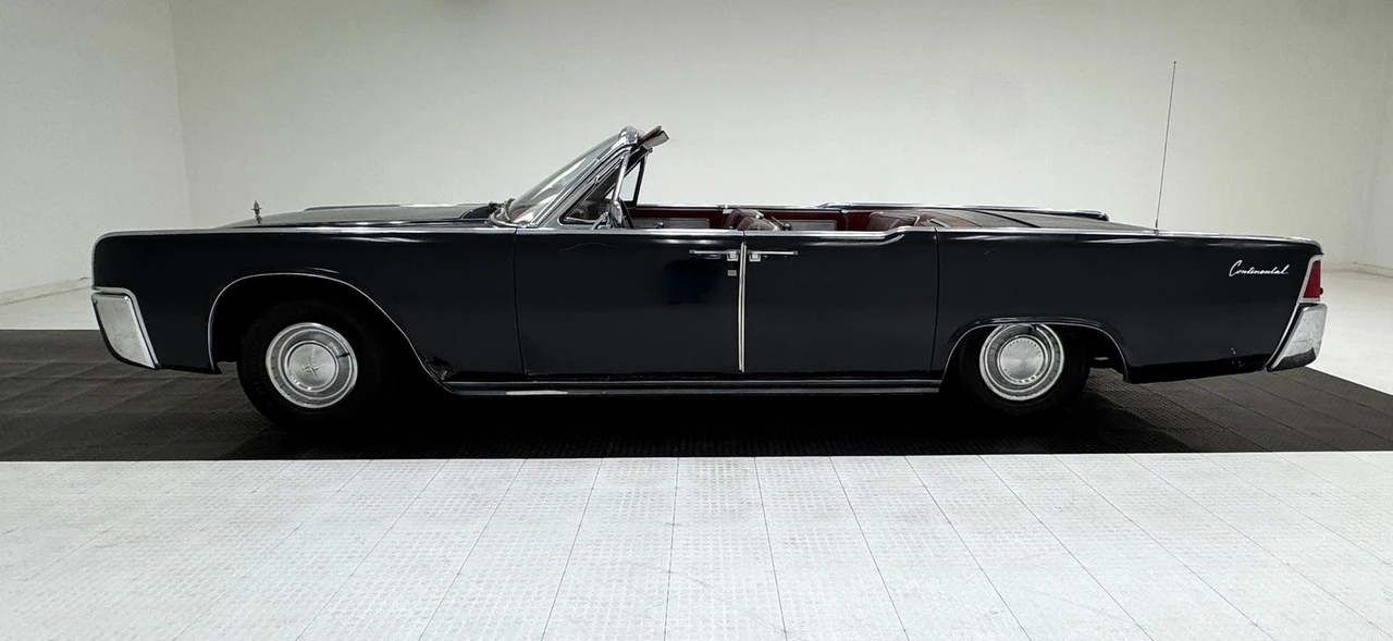 1961 Lincoln Continental 4th Gen - Image 2 of 31